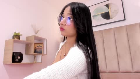 Annie Queen online show from 01-22-25, 02:37