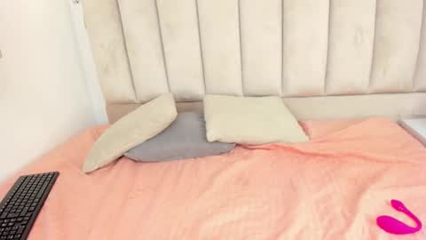 Annie Queen online show from 10-09-25, 02:53