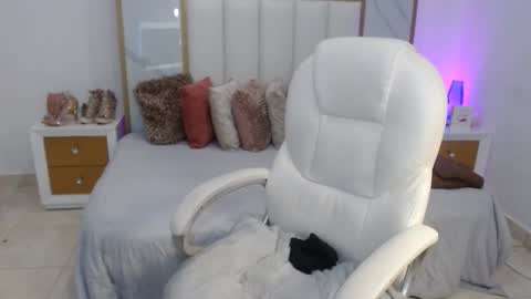 anna online show from 12-16-25, 07:08