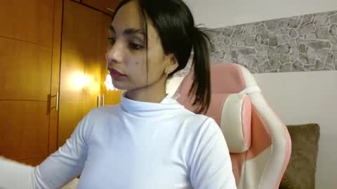 Snapshot of annitaserna chatting on 10-06-25, 04:43 AnnaS online show from 10-06-25, 04:43