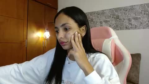 Snapshot of annitaserna chatting on 10-10-25, 03:11 AnnaS online show from 10-10-25, 03:11