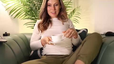 annittastar online show from 12-23-25, 03:59