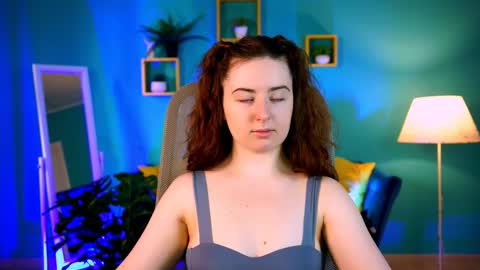 Snapshot of annterry chatting on 12-15-25, 08:29 Ann Terry 3 online show from 12-15-25, 08:29