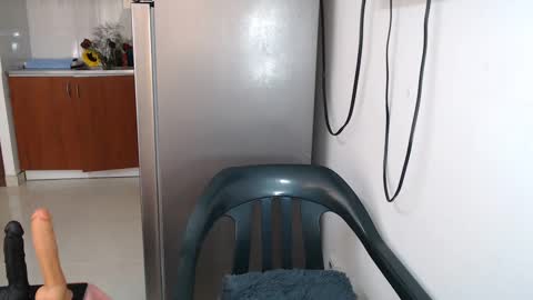 Snapshot of anntonella_squirt chatting on 09-24-25, 01:25 anntonella_squirt online show from 09-24-25, 01:25