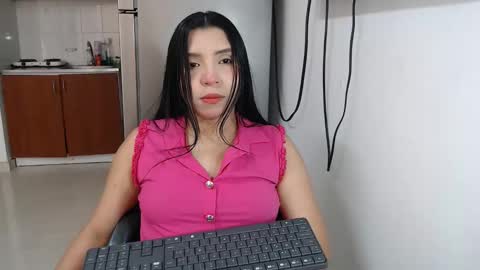 Snapshot of anntonella_squirt chatting on 10-17-25, 12:19 anntonella_squirt online show from 10-17-25, 12:19