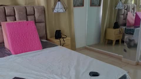 Snapshot of anny_bridge chatting on 03-21-26, 10:02 Anny bridge online show from 03-21-26, 10:02