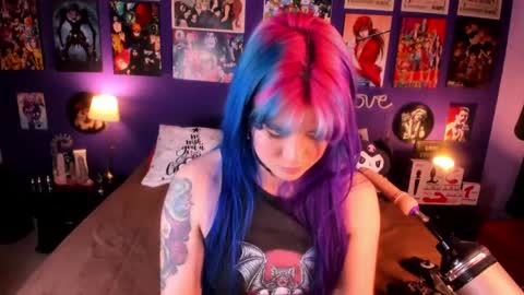 Snapshot of anny_cross chatting on 01-14-25, 02:19      Paty     online show from 01-14-25, 02:19