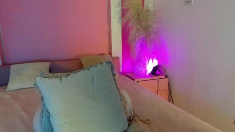 Snapshot of anny_elle chatting on 07-28-26, 03:21 Anny online show from 07-28-26, 03:21