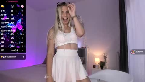 Anny online show from 09-08-25, 03:33