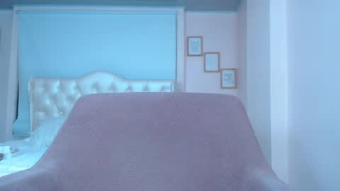 ANNY LOUIS online show from 02-24-25, 05:00