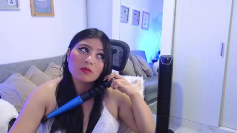 ANNY LOUIS online show from 11-25-25, 07:47