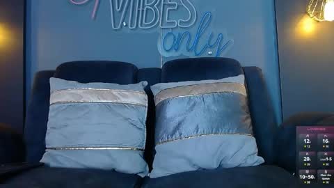 Snapshot of anny_loves chatting on 05-19-26, 05:30 anny_loves online show from 05-19-26, 05:30