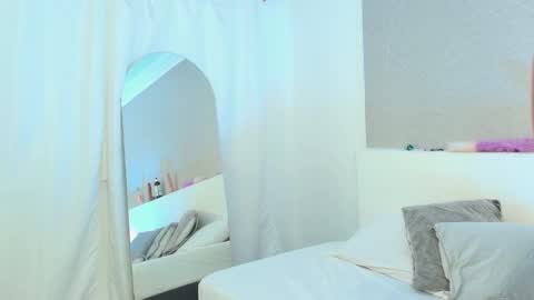 Snapshot of anny_mendez1 chatting on 10-12-25, 06:12 Anny online show from 10-12-25, 06:12