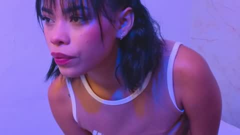 Snapshot of anny_mendez1 chatting on 10-15-25, 04:23 Anny online show from 10-15-25, 04:23