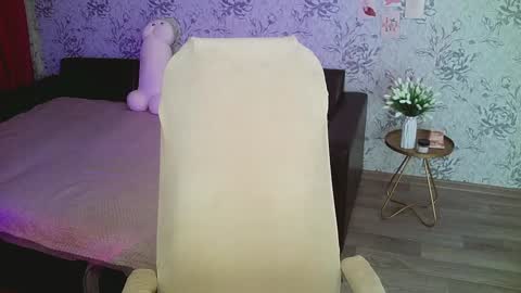 Annie online show from 01-25-25, 04:45