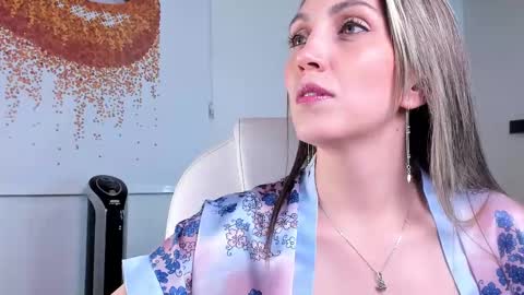 Snapshot of anny_sweet72 chatting on 02-11-25, 04:02 Anny online show from 02-11-25, 04:02