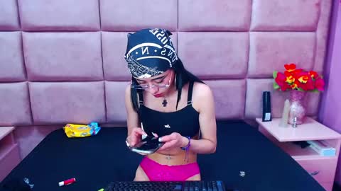 Anny online show from 12-20-24, 12:49