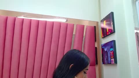 Anny online show from 01-29-25, 01:07