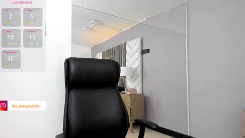 Snapshot of annyosoriio chatting on 11-10-25, 08:19 Anny online show from 11-10-25, 08:19