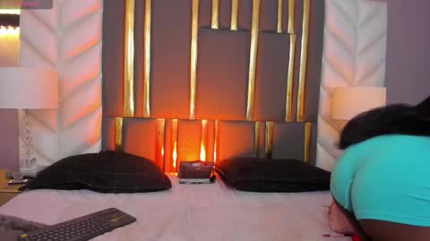 Snapshot of annyosoriio chatting on 11-30-25, 12:31 Anny online show from 11-30-25, 12:31