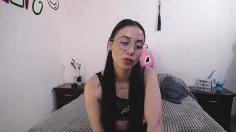 Snapshot of annyroberts_89 chatting on 02-09-25, 07:19 Anny online show from 02-09-25, 07:19