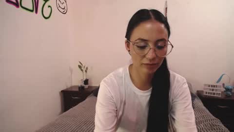 Snapshot of annyroberts_89 chatting on 02-09-25, 10:32 Anny online show from 02-09-25, 10:32