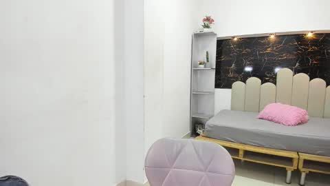 Anny online show from 10-15-25, 07:58