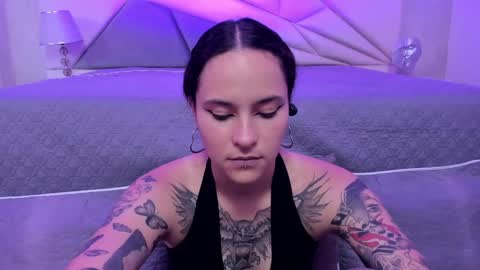 AnnyT online show from 01-14-25, 09:20