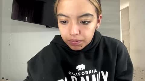 anotella_aa online show from 04-15-26, 07:58