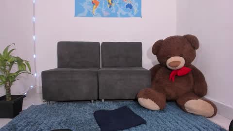 Snapshot of another_teo chatting on 12-17-25, 09:37 Jordan Mateo online show from 12-17-25, 09:37