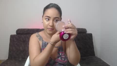 Snapshot of anthonela_queen chatting on 02-20-25, 11:53 Anthonela Queen online show from 02-20-25, 11:53