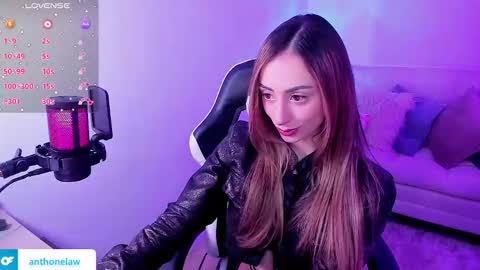 Snapshot of anthonelaa777 chatting on 11-26-25, 12:33 Anthonela online show from 11-26-25, 12:33