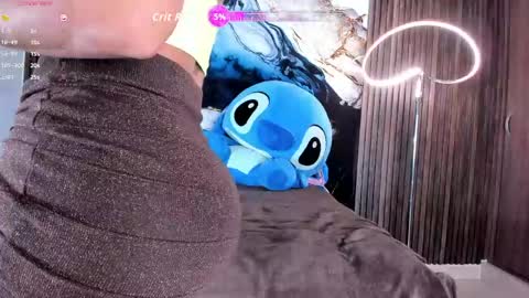 Anthoneladoll online show from 04-19-26, 03:00