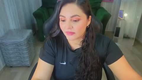Snapshot of anthonella_stone_t chatting on 07-06-26, 01:41 Anthonella online show from 07-06-26, 01:41
