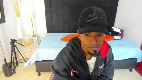       online show from 11-05-25, 01:05