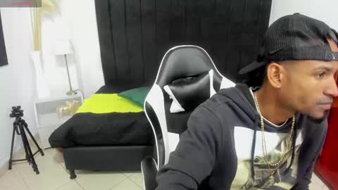       online show from 12-17-25, 12:16