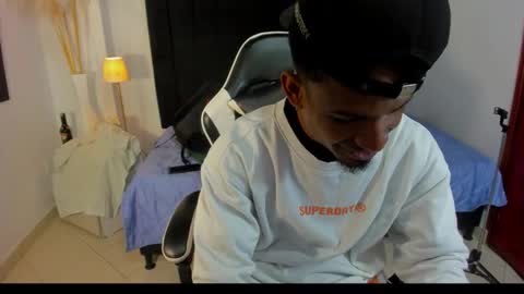 Snapshot of anthoy_wayans chatting on 02-14-26, 12:51 online show from 02-14-26, 12:51