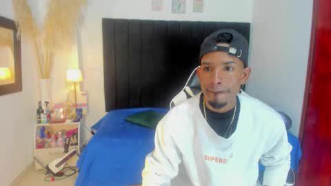 Snapshot of anthoy_wayans chatting on 02-21-26, 02:01 online show from 02-21-26, 02:01