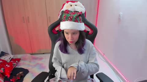 Snapshot of anto_sweet18 chatting on 12-24-24, 04:00 My birthday is on december 2nd surprise me with a gift from my amazonlist online show from 12-24-24, 04:00