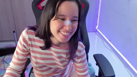 Snapshot of anto_sweet18 chatting on 01-20-25, 01:39 My birthday is on december 2nd surprise me with a gift from my amazonlist online show from 01-20-25, 01:39