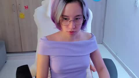 Snapshot of anto_sweet18 chatting on 09-11-25, 01:28 My birthday is on december 2nd surprise me with a gift from my amazonlist online show from 09-11-25, 01:28