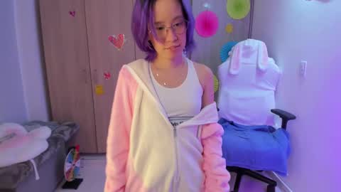 Snapshot of anto_sweet18 chatting on 10-07-25, 02:09 My birthday is on december 2nd surprise me with a gift from my amazonlist online show from 10-07-25, 02:09