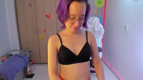 Snapshot of anto_sweet18 chatting on 10-08-25, 12:08 My birthday is on december 2nd surprise me with a gift from my amazonlist online show from 10-08-25, 12:08