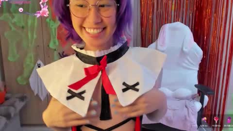 Snapshot of anto_sweet18 chatting on 10-11-25, 11:25 My birthday is on december 2nd surprise me with a gift from my amazonlist online show from 10-11-25, 11:25