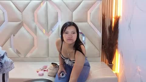 Antonela online show from 11-01-25, 01:02