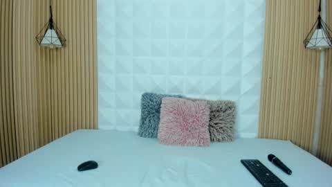 Snapshot of antonella00_ chatting on 09-16-25, 04:08 Antonella online show from 09-16-25, 04:08