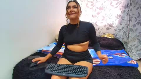 ANTONELLA WILLIAM  INDEPENDIENTE online show from 01-17-25, 03:00