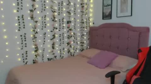 Snapshot of antonella_heinz_ chatting on 06-12-26, 06:18 Antonella online show from 06-12-26, 06:18