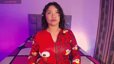 Snapshot of antonella_latin_curvy chatting on 09-17-25, 02:57 Anne online show from 09-17-25, 02:57