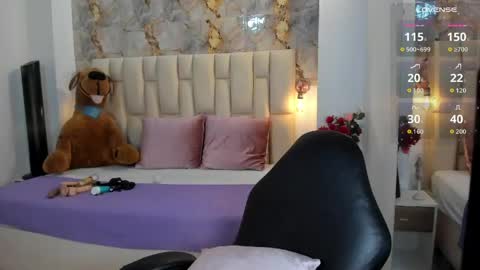 Antonella Moon 7 online show from 04-17-26, 04:37